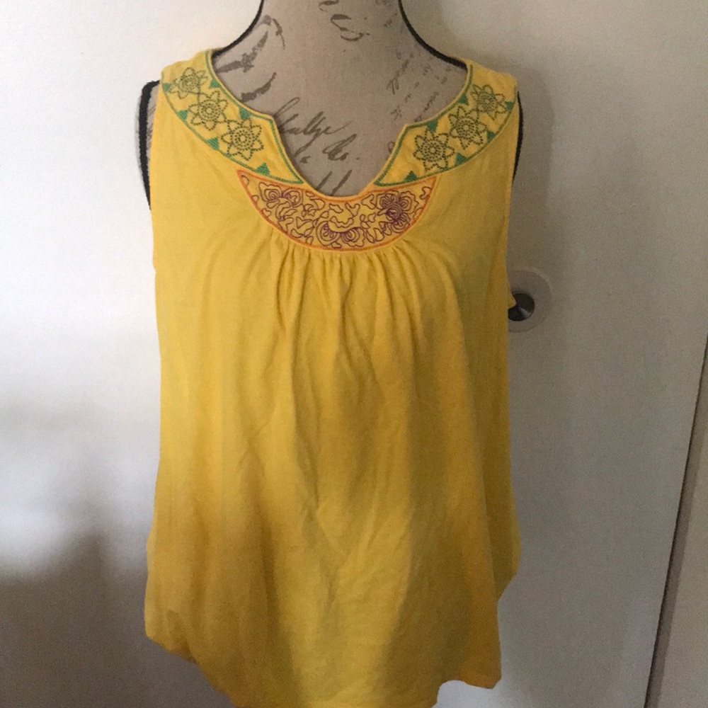 6 for $23 💐Sleeveless Tank Tops💐